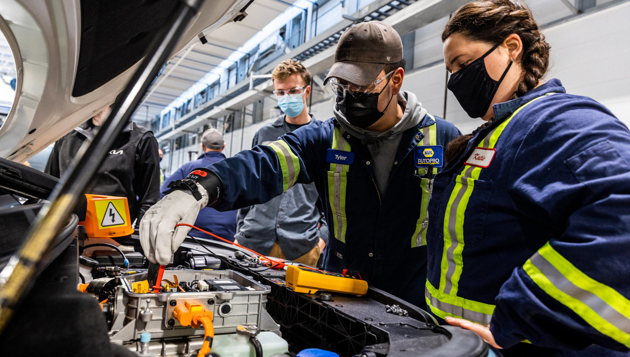 EV skills-training course begins at Camosun College