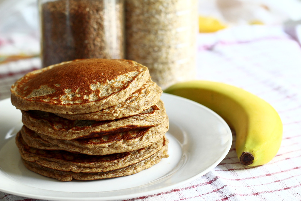 A delicious and inviting stack of fluffy pancakes. 