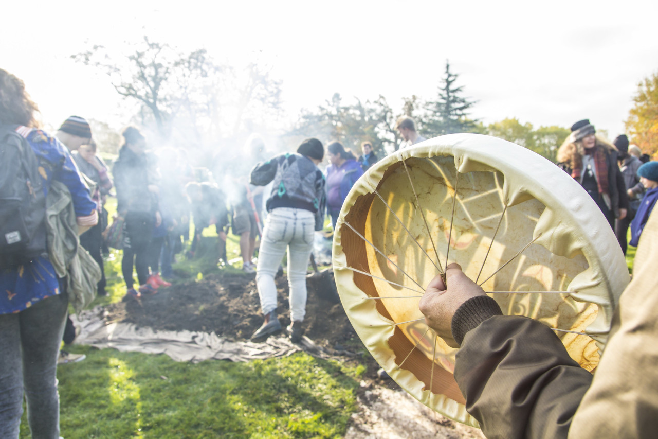 camas-drum-pit-cook