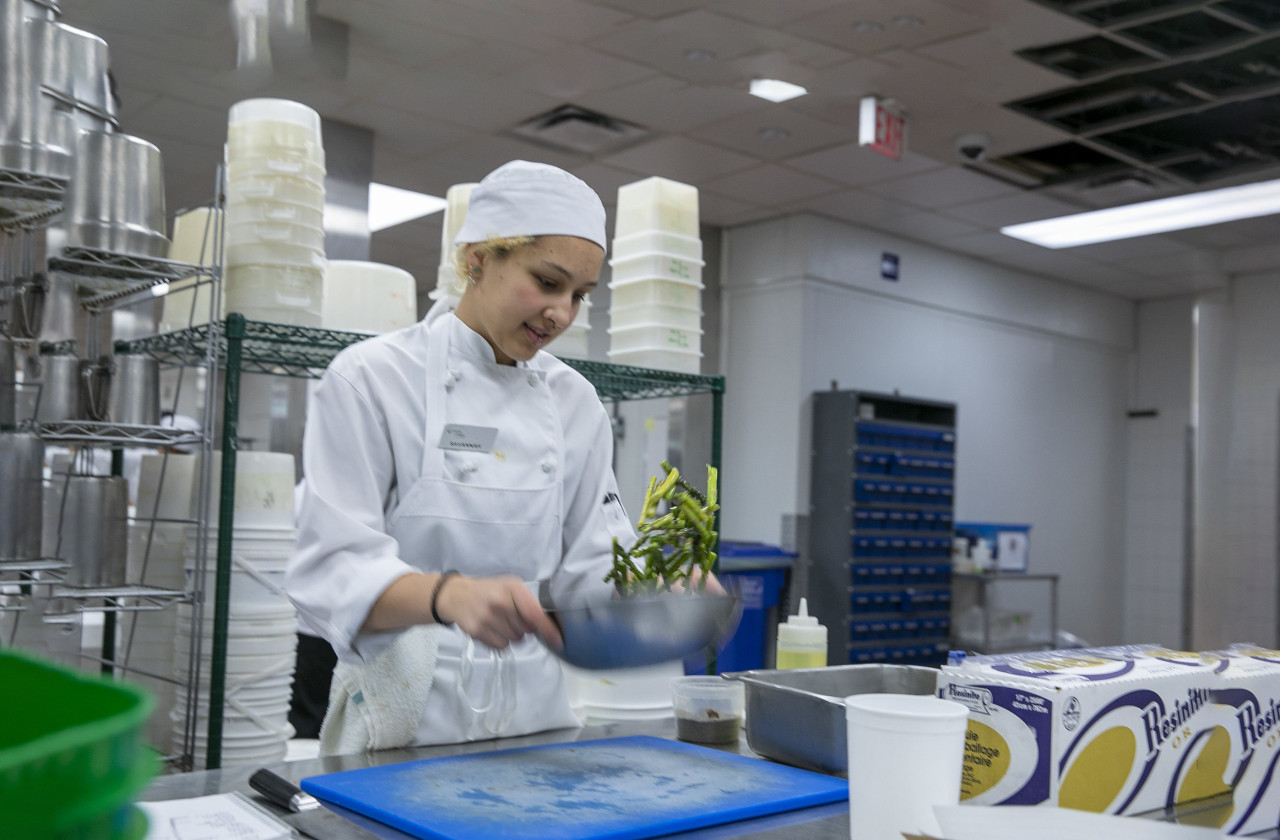 Professional Cook - Seasoning Beans